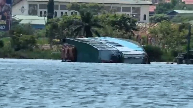 Meli ya MV.Clarias iliyozama Ziwa Victoria.