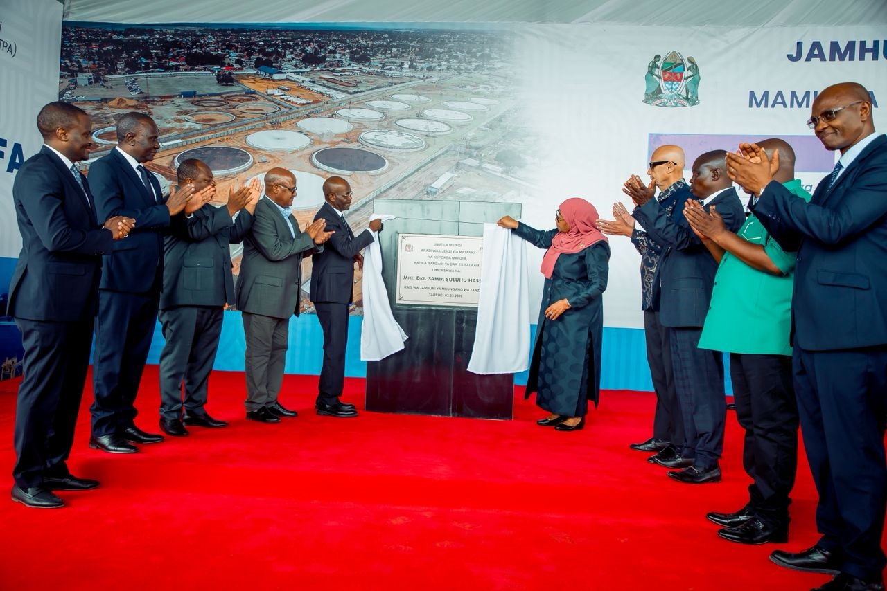 President Samia Suluhu Hassan laying the foundation stone for the multi-billion-shilling oil receiving and storage terminal at the port of Dar es Salaam in Kigamboni.